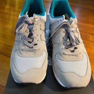 FIGS New Balance 574 - Grey